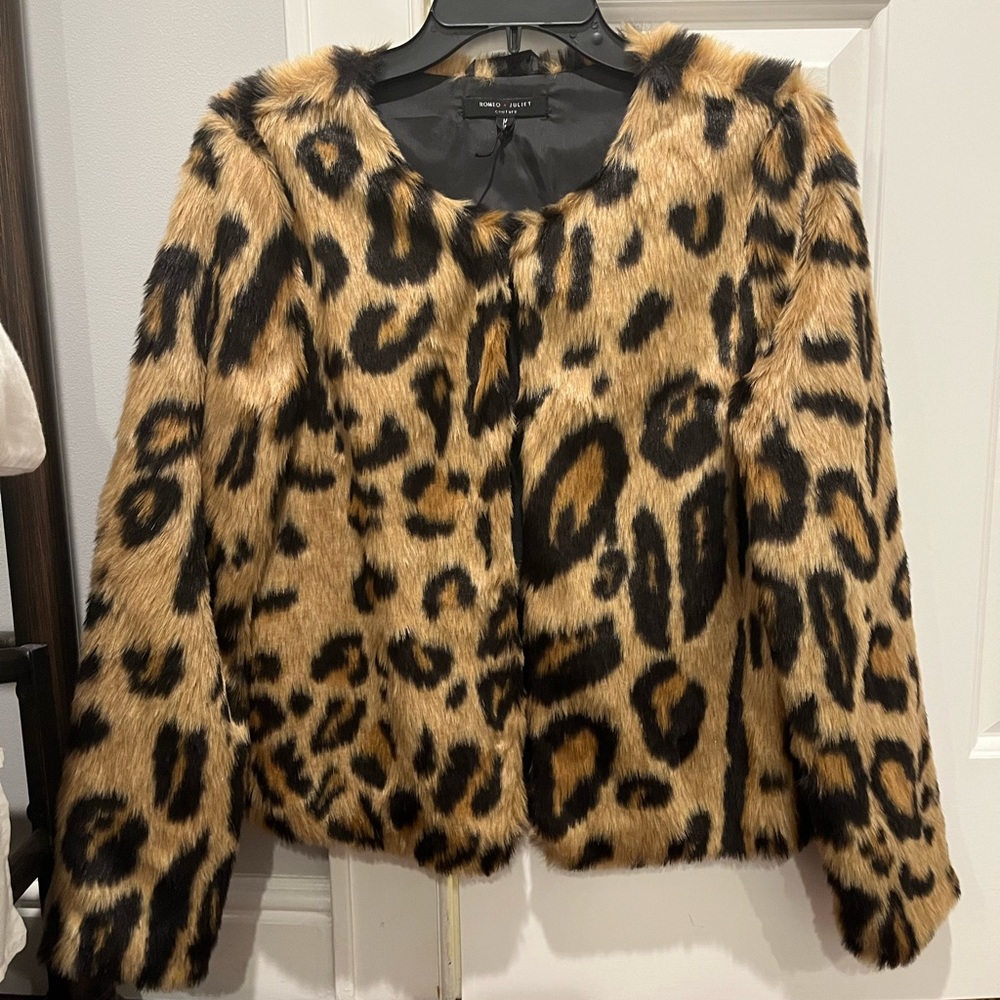 Romeo & Juliet Faux Leopard Fur Coat
